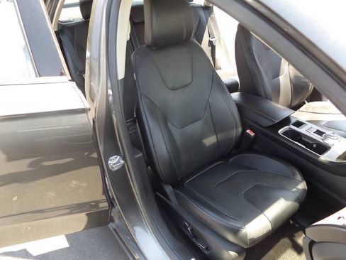 Used 2018 Ford Fusion Titanium AWD/4WD image 26