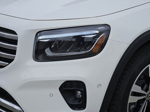 Certified 2025 Mercedes-Benz GLB 250 image 10