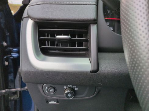 Certified 2022 GMC Terrain SLE w/ Driver Convenience Package image 18