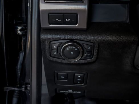 Used 2020 Ford F250 Platinum w/ FX4 Off-Road Package image 29