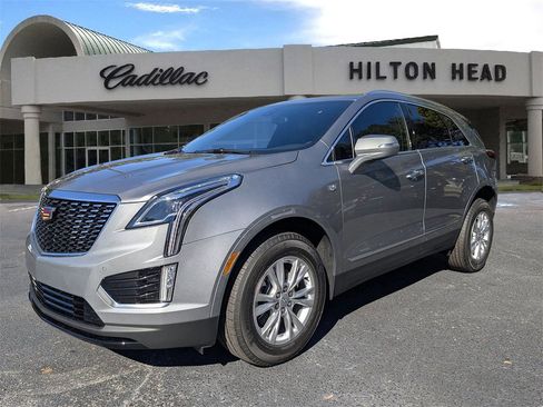 New 2026 Cadillac XT5 Luxury image 2