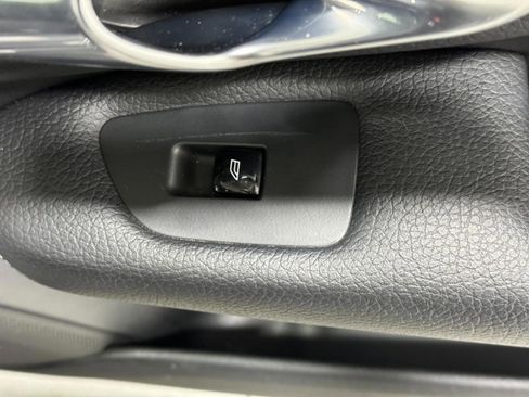 Used 2018 Volvo XC90 T6 Momentum w/ Convenience Package image 22