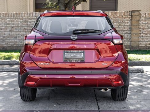 Used 2024 Nissan Kicks SV image 18
