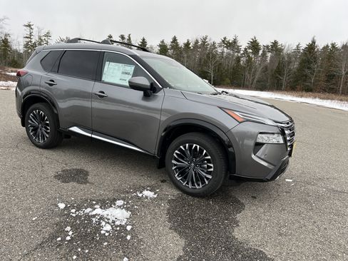 New 2026 Nissan Rogue Platinum image 9