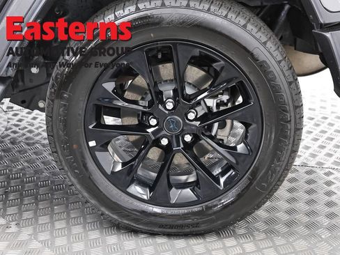 Used 2025 Jeep Wrangler Unlimited Sahara AWD/4WD image 30