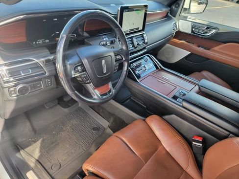 Certified 2021 Lincoln Navigator Reserve AWD/4WD image 19