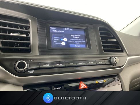 Used 2020 Hyundai Elantra SE FWD image 4