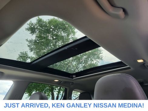 Certified 2024 Nissan Murano Platinum w/ Cargo Package AWD/4WD image 13