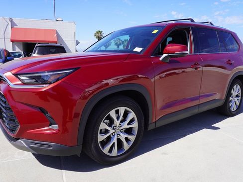 Certified 2024 Toyota Grand Highlander Limited FWD image 5