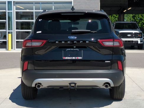 New 2025 Ford Escape SE w/ PHEV Premium Package image 4