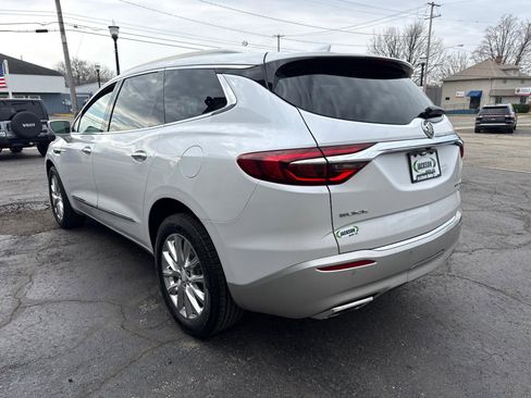 Used 2018 Buick Enclave Essence image 6