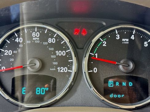 Used 2011 Jeep Liberty Sport w/ Popular Equipment Group AWD/4WD image 15
