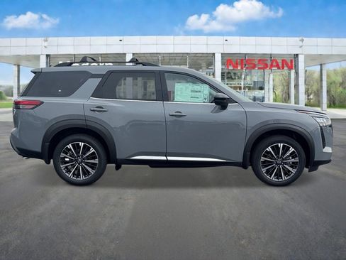 New 2026 Nissan Pathfinder Platinum AWD/4WD image 6