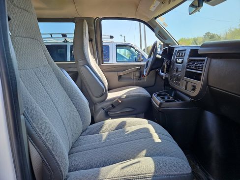 Used 2024 Chevrolet Express 3500 LT w/ LT Preferred Equipment Group RWD image 13