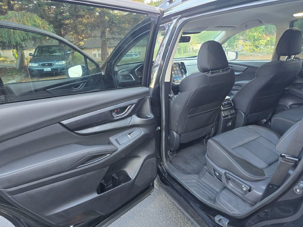 Certified 2023 Subaru Ascent Premium w/ Convenience Package AWD/4WD image 9
