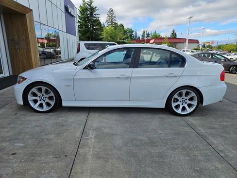 Used 2006 BMW 330i Sedan RWD image 8