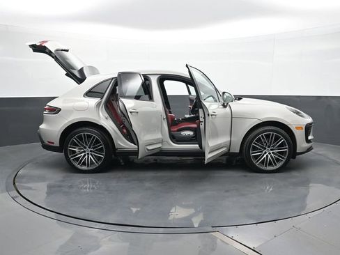 New 2026 Porsche Macan AWD/4WD image 33