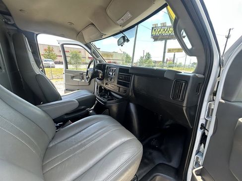 Used 2019 Chevrolet Express 2500 Extended w/ Driver Convenience Package RWD image 13