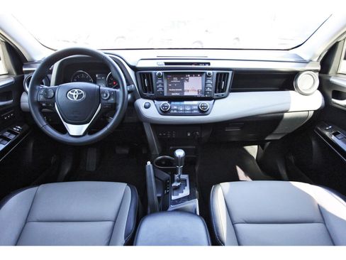 Used 2018 Toyota RAV4 Limited image 9
