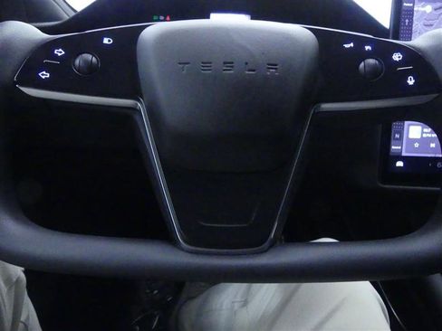 Used 2021 Tesla Model S Plaid image 16