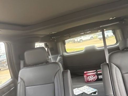 Used 2021 GMC Yukon Denali w/ LPO, Illumination Package image 8