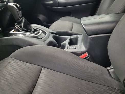 Used 2019 Nissan Rogue SV FWD image 26