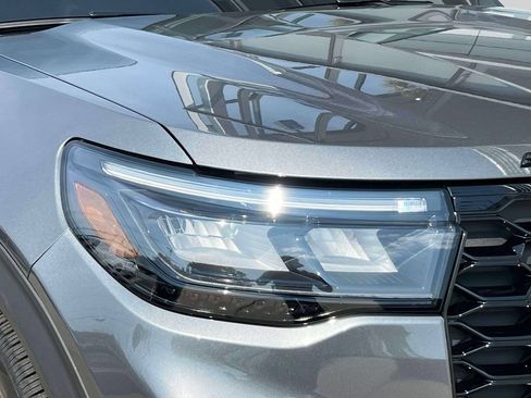 Used 2025 Ford Explorer ST w/ Sun And Sound Package AWD/4WD image 9