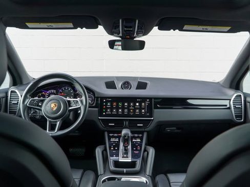 Certified 2023 Porsche Cayenne AWD/4WD image 21