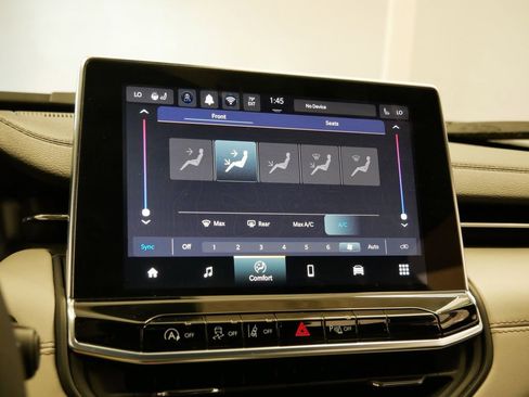 New 2025 Jeep Compass Limited image 28