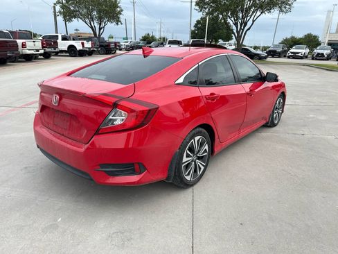 Used 2017 Honda Civic EX-T image 4