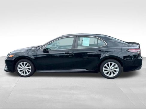Used 2024 Toyota Camry LE FWD image 2