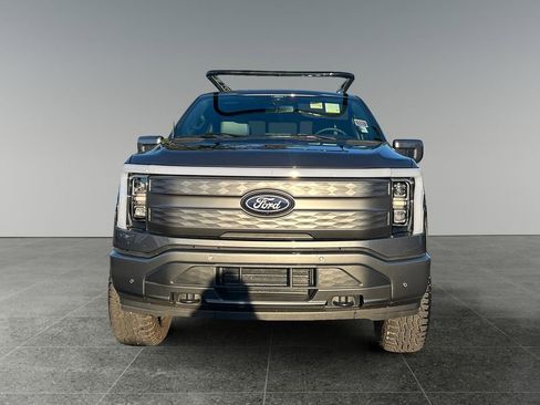 Used 2025 Ford F150 Lightning Lariat image 2