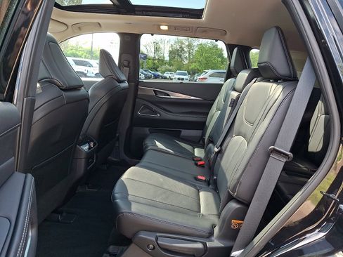 Certified 2025 INFINITI QX60 Luxe AWD/4WD image 11