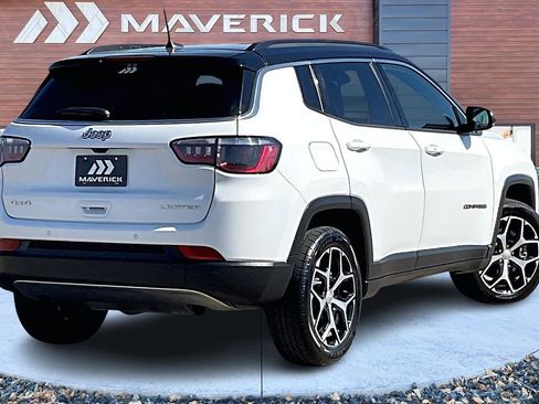 Used 2024 Jeep Compass Limited image 5