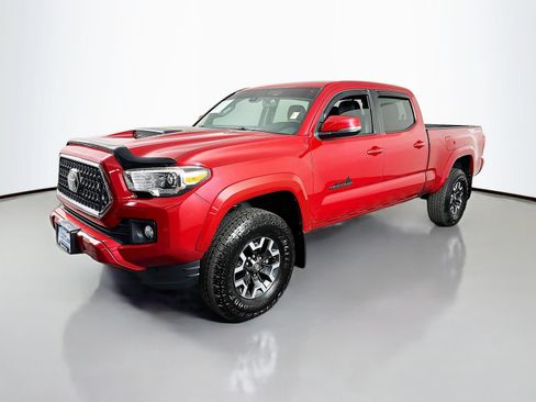 Used 2018 Toyota Tacoma TRD Sport w/ Technology Package RWD image 4