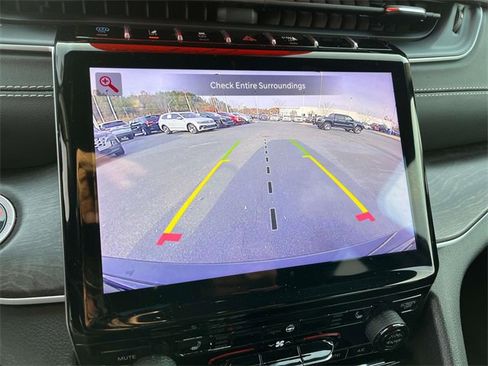 Used 2024 Jeep Grand Cherokee Limited 4xe image 40