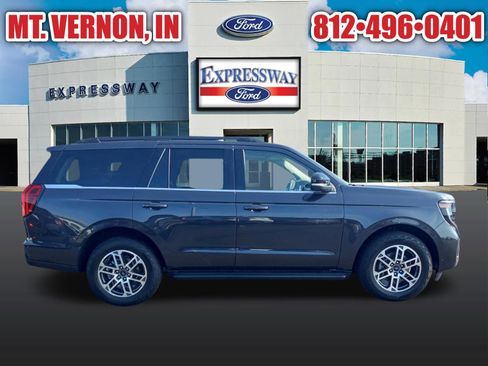 Used 2025 Ford Expedition Active AWD/4WD image 6