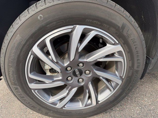 Used 2024 Lincoln Corsair AWD w/ Equipment Group 101A image 7