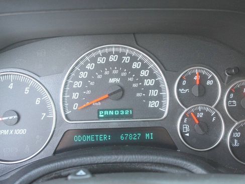 Used 2005 GMC Envoy XL SLT RWD image 34