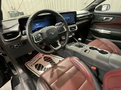 Used 2025 Ford Mustang GT Premium image 9