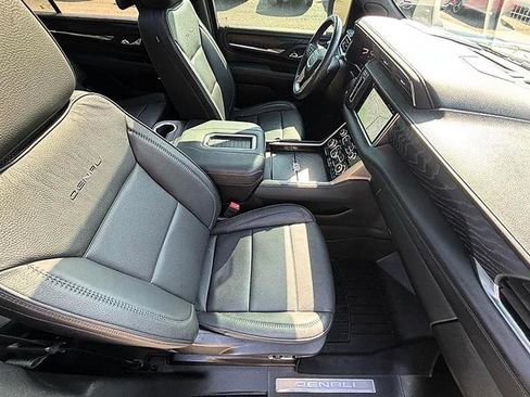 Used 2024 GMC Yukon XL Denali w/ Advanced Technology Package image 70