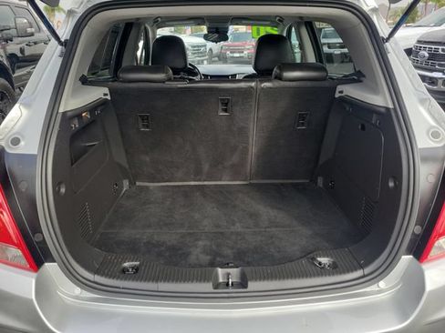Used 2020 Chevrolet Trax LT w/ LT Convenience Package FWD image 28
