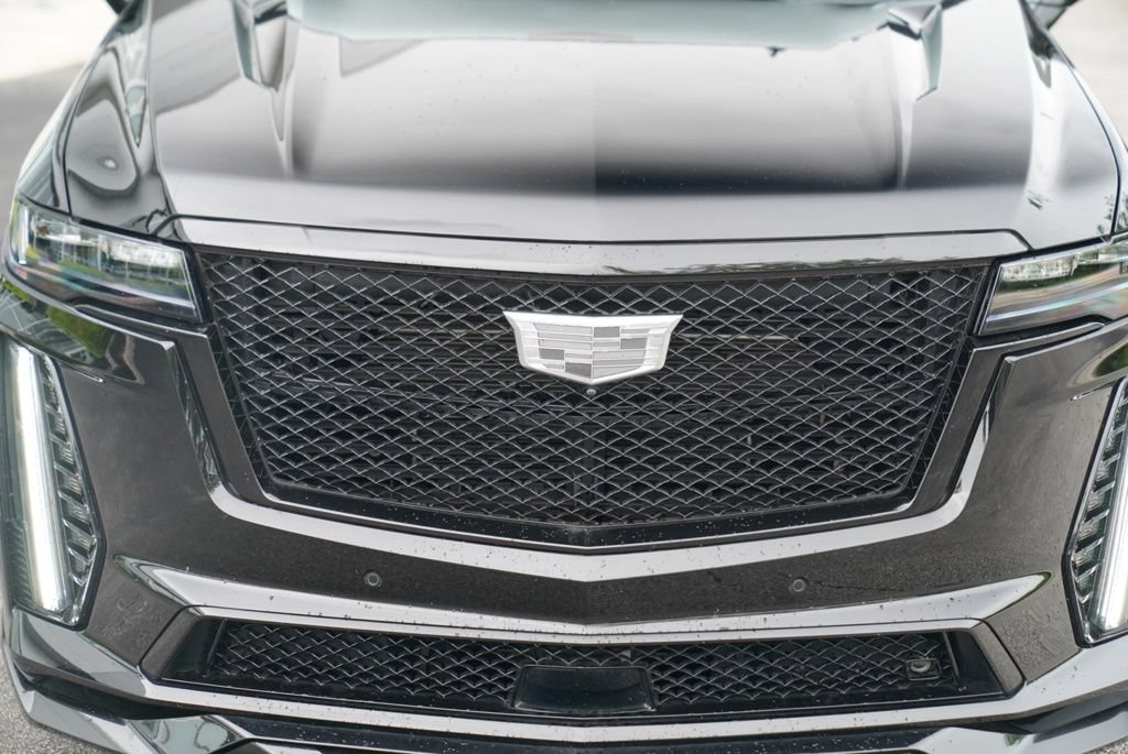Used 2023 Cadillac Escalade V w/ LPO, ONYX Package AWD/4WD image 21
