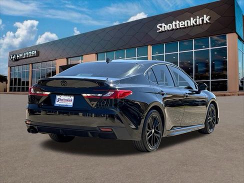 Used 2025 Toyota Camry SE w/ Multimedia Upgrade Package image 6