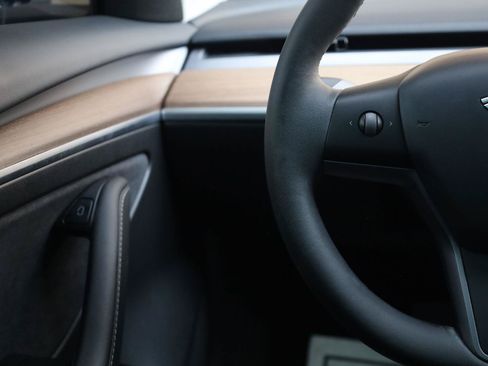 Used 2023 Tesla Model 3 Standard Range RWD image 29