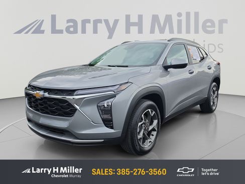 Used 2025 Chevrolet Trax LT w/ Driver Confidence Package FWD image 1