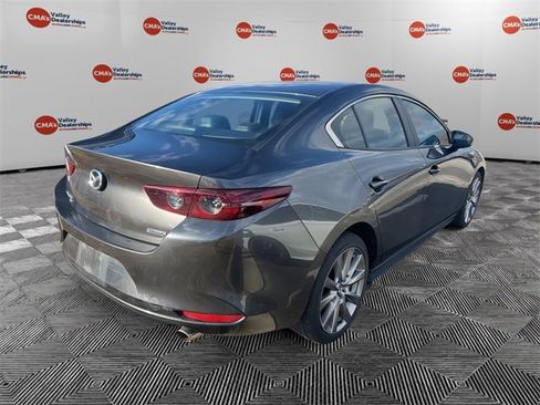 Used 2021 MAZDA MAZDA3 s image 4