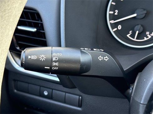 Used 2022 Nissan Rogue SV image 26