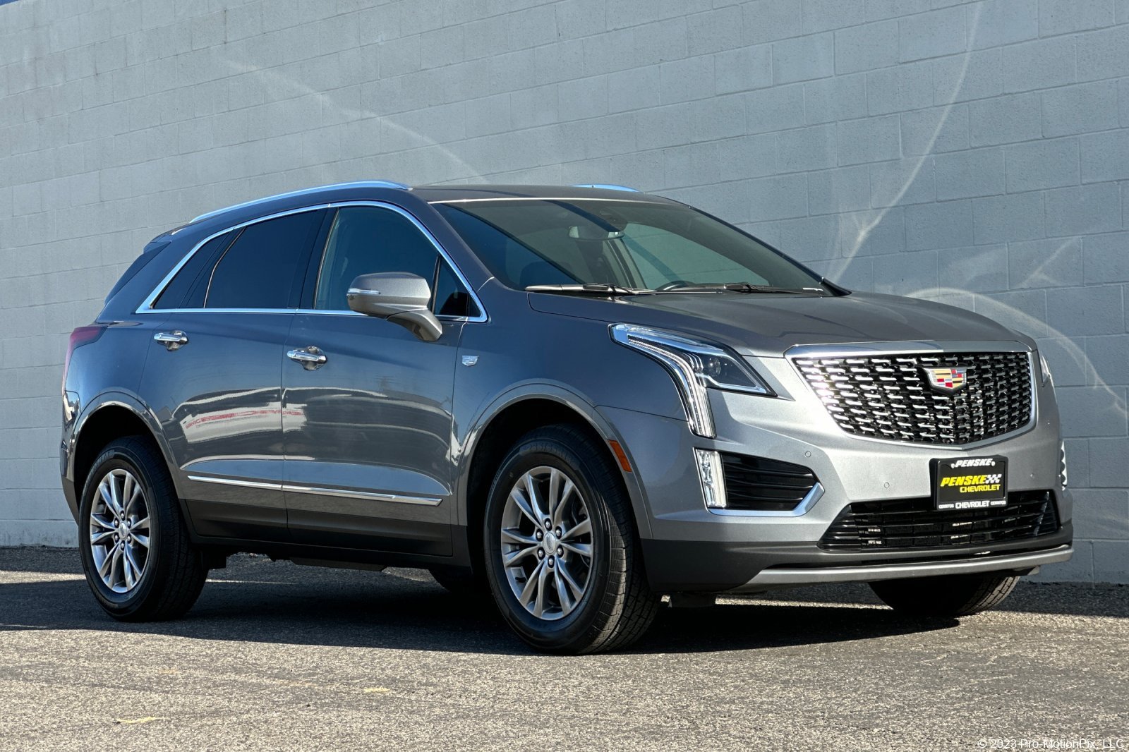 Certified 2022 Cadillac XT5 Premium Luxury FWD image 1
