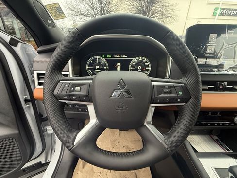 Used 2025 Mitsubishi Outlander SEL Black Edition image 14